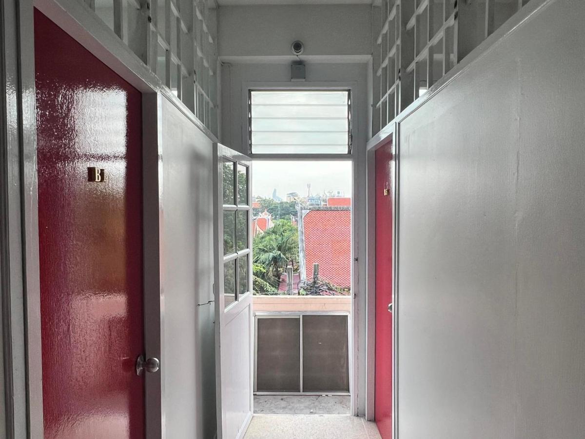 Merry V Guesthouse Bangkok Ngoại thất bức ảnh