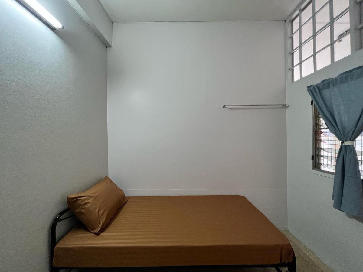 Merry V Guesthouse Bangkok Ngoại thất bức ảnh