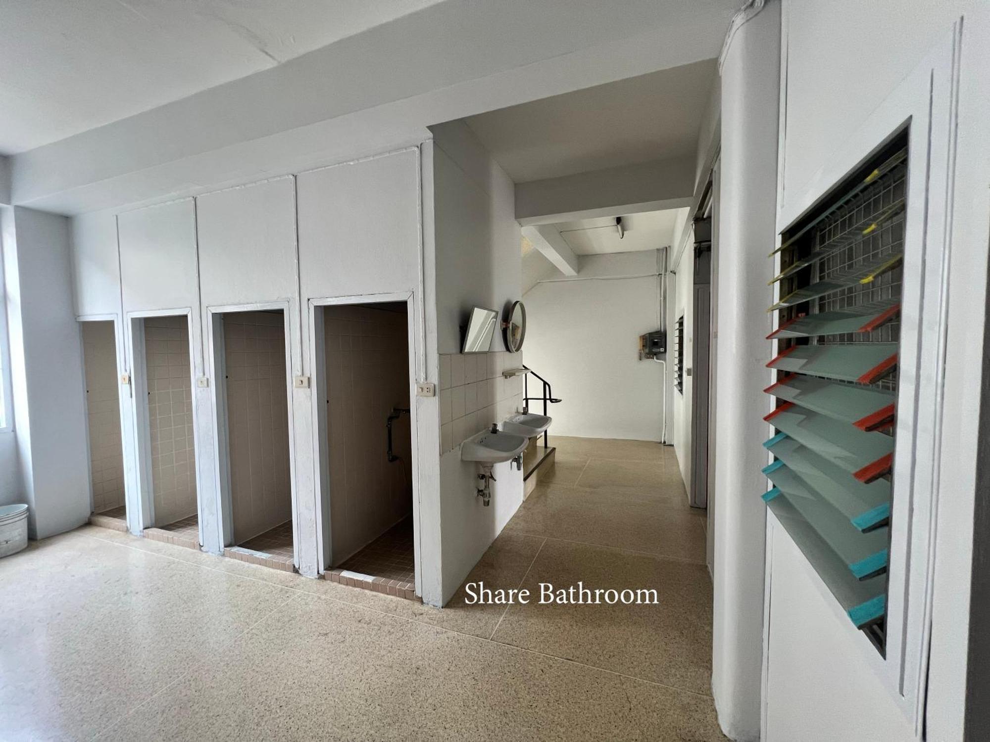 Merry V Guesthouse Bangkok Ngoại thất bức ảnh