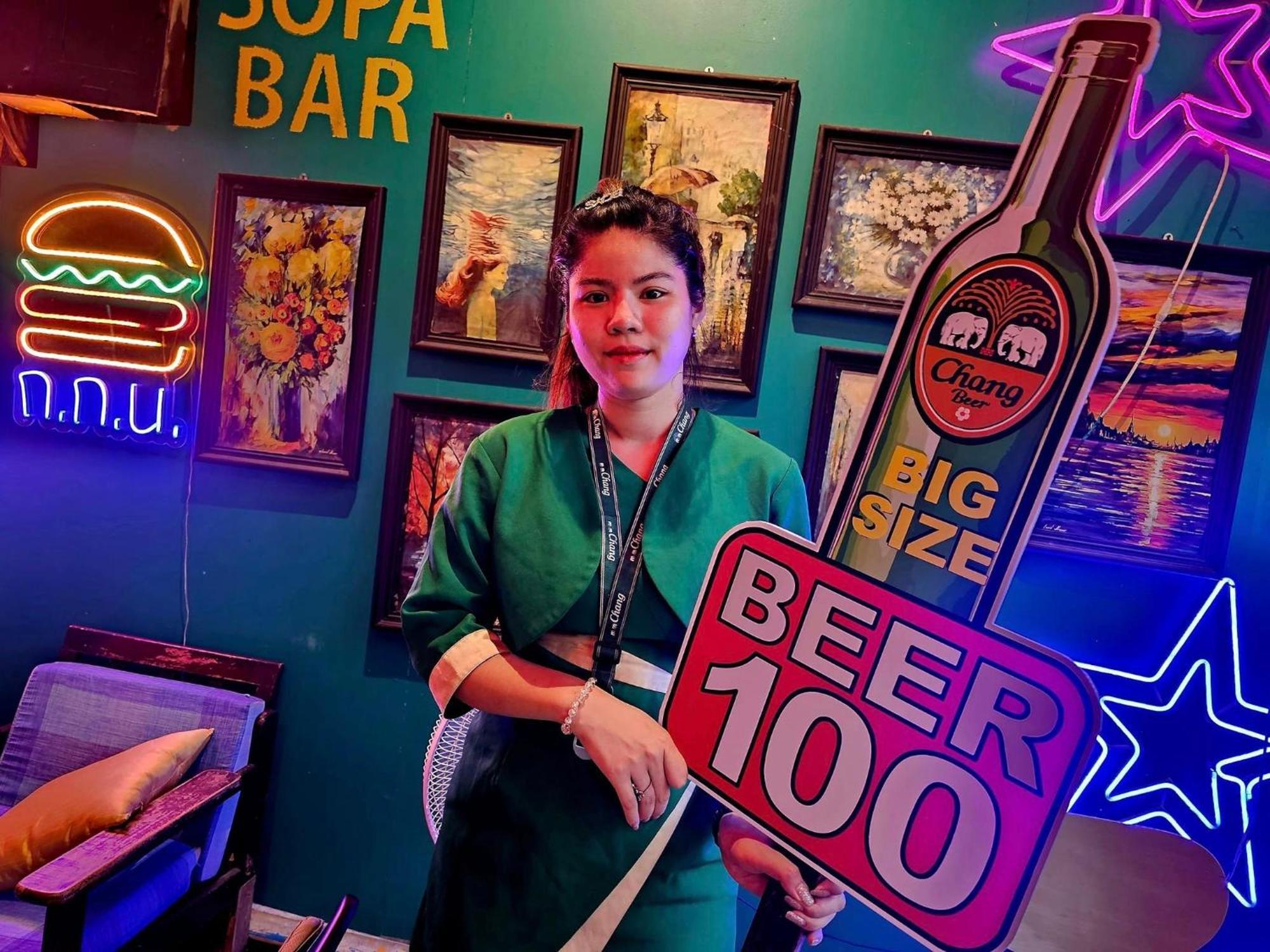 Merry V Guesthouse Bangkok Ngoại thất bức ảnh