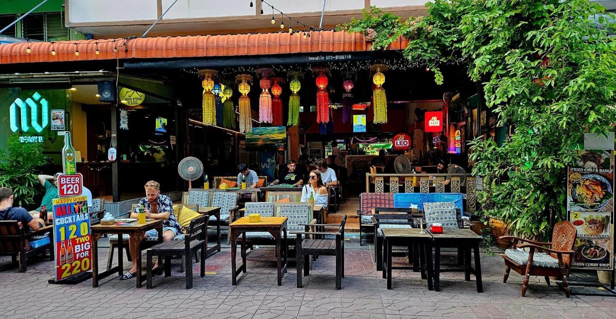 Merry V Guesthouse Bangkok Ngoại thất bức ảnh